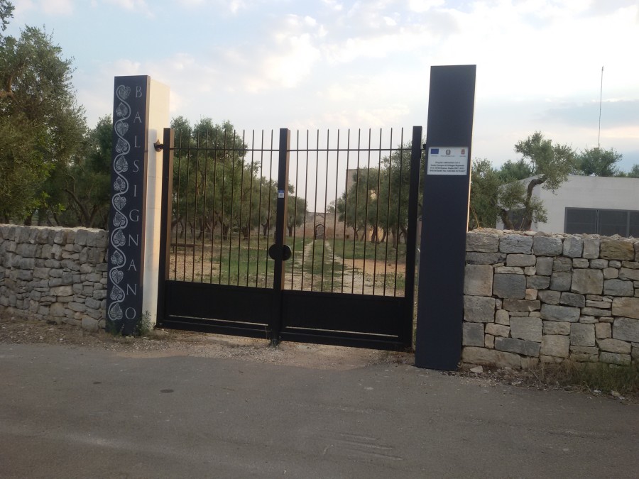 Balsignano: il cancello di accesso